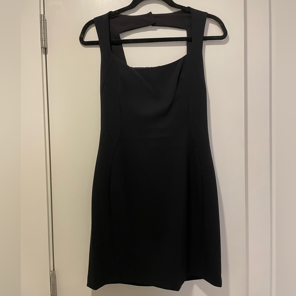 NWT French Connection Audeta Whisper Fitted Dress in Black - Size 4